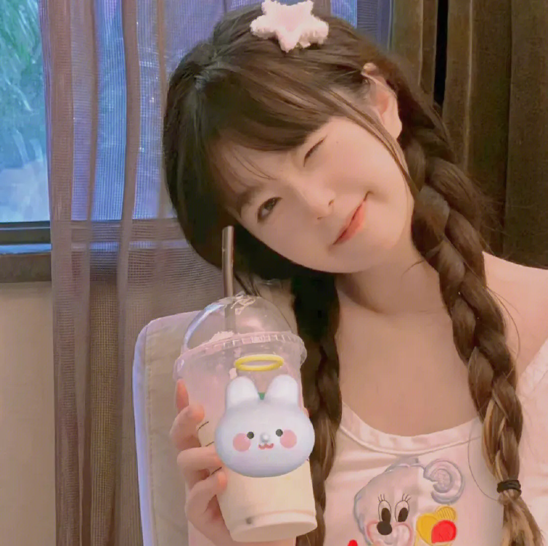 他与爱神同时降临